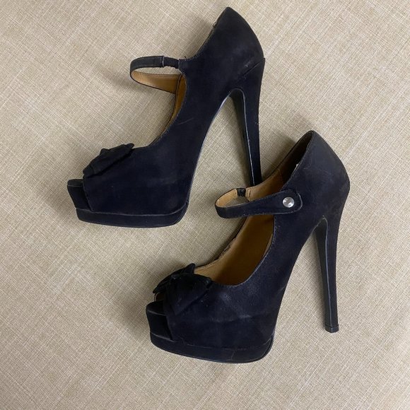 Faux Suede Bow Pin-Up Heels - Picture 2 of 7